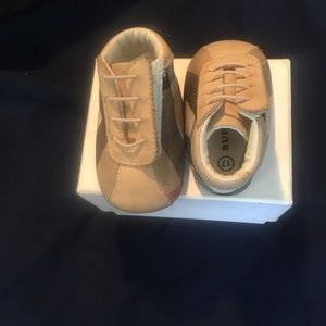 Infant Burberry sneaker shoe